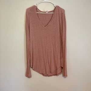 Long sleeve striped v-neck tee